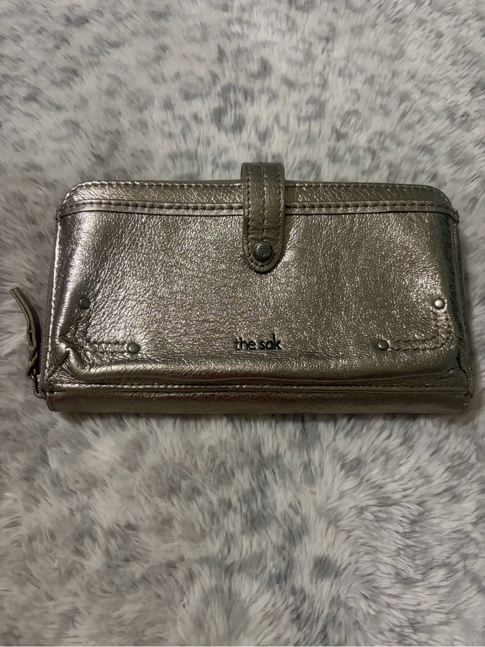 The Sak Iris Metallic Gold Leather Wallet Smartphone Case Crossbody